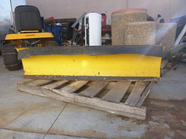 lot 76 image: Polaris Professional Series Snowplow