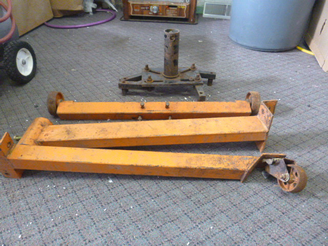lot 81 image: Car Engine Stand