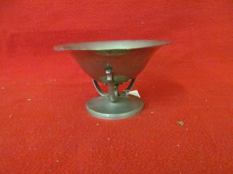 lot 17 image: Vintage Pilgrim food pewter bowl