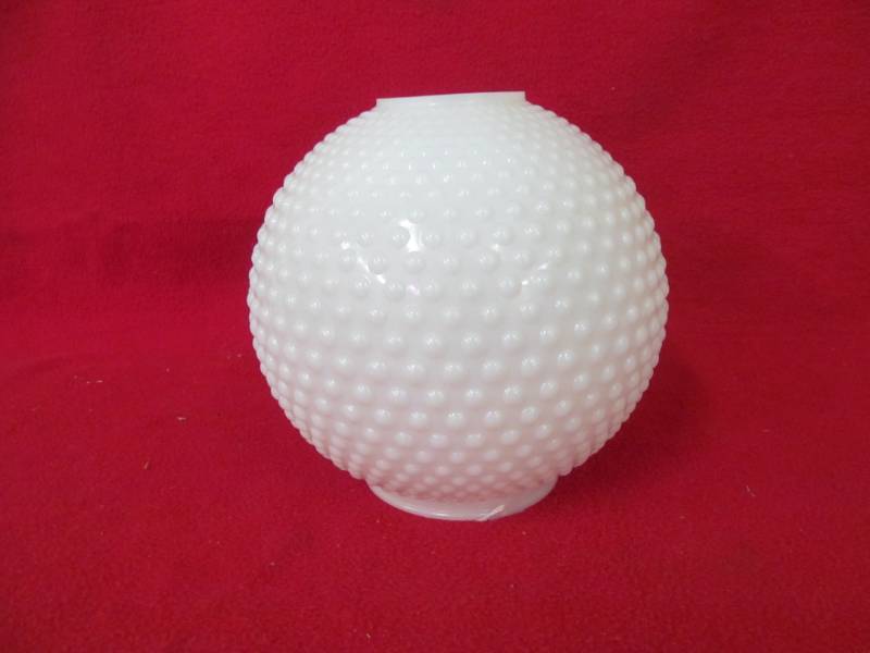 lot 20 image: Milk Glass Hobnail lamp shade