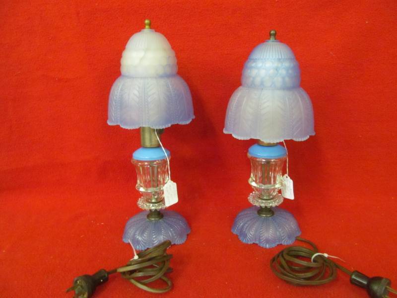 lot 21 image: 2 Pressed glass feather lamps