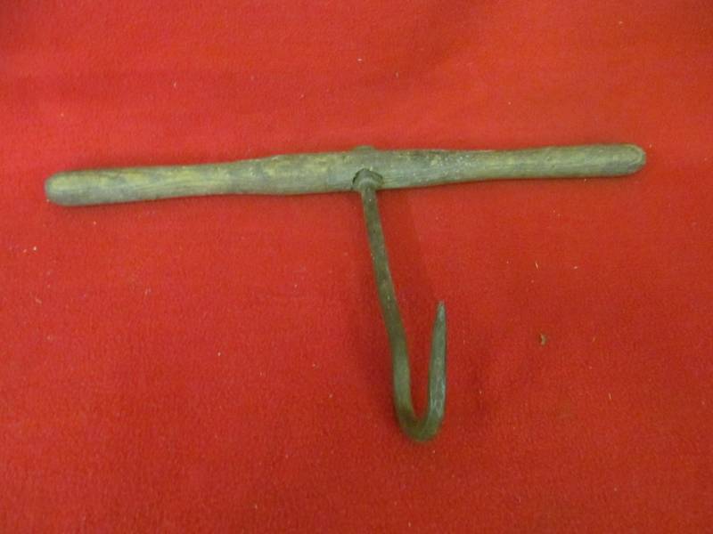 lot 26 image: Vintage Bale Hook with a heck of a handle