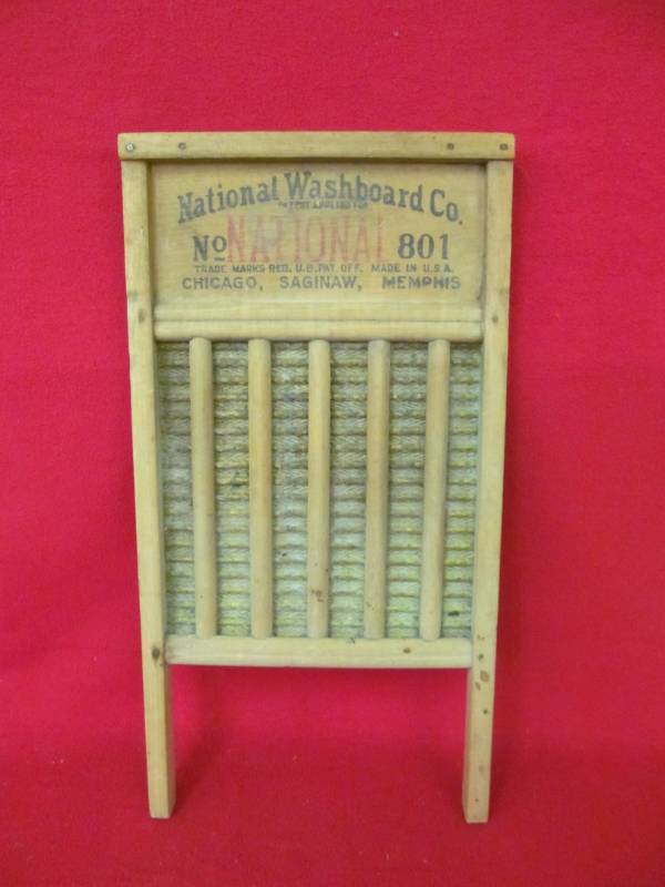 lot 27 image: Vintage National Wash Board No# 801