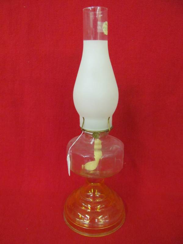 lot 40 image: Vintage gold and clear glass kerosene lamp with frosted chimney