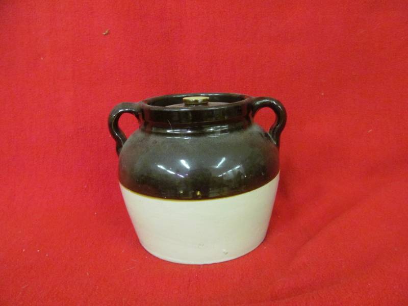 lot 45 image: Stoneware Bean pot with lid