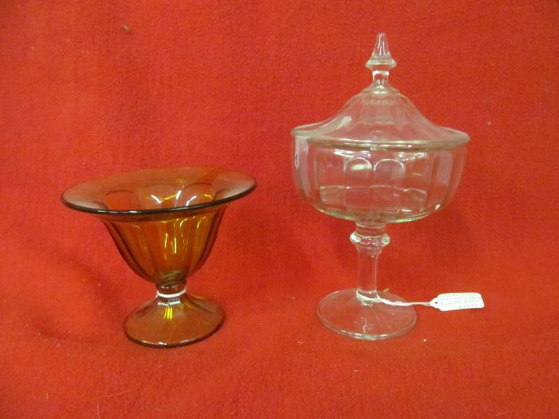 lot 58 image: Clear glass lidded compote, gold glass compote