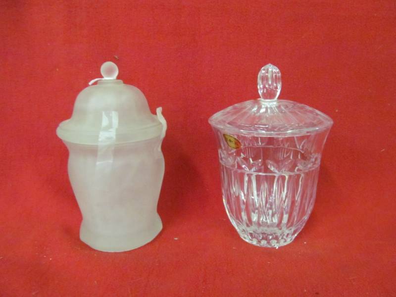 lot 59 image: Block full head crystal handmade in Poland covered vase opaque apothecary jar