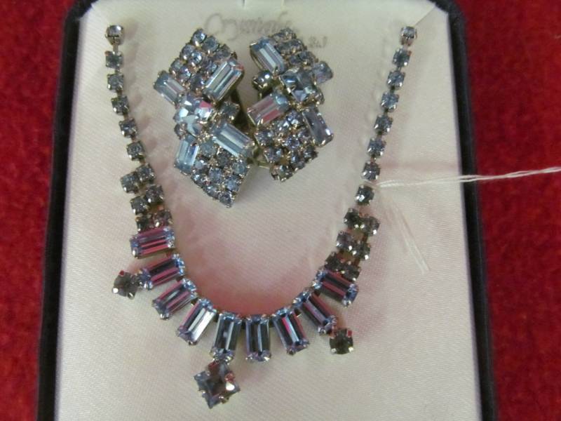 lot 89 image: Crystal necklace and earring set (jeweler appraised value for set $45)