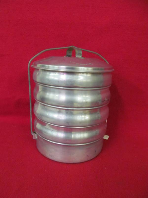 lot 98 image: 5 tier lunch taker