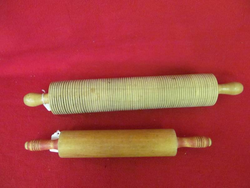 lot 102 image: 22.5  wooden lefse rolling pin, 1950-60s era