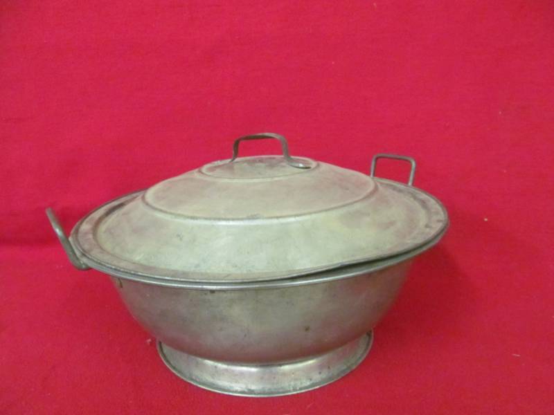 lot 104 image: bread riser with ventilated cover