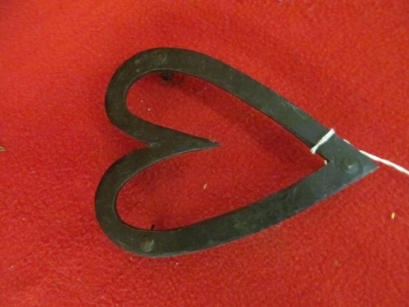 lot 111 image: Trivet MMS hand forged (heart shaped)