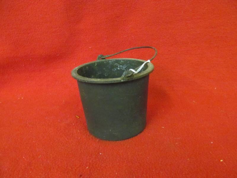 lot 115 image: Cast iron small pot