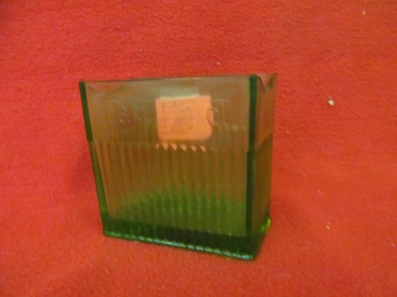 lot 130 image: Fanfold napkin holder