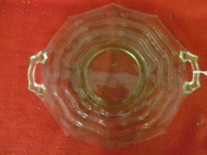 lot 131 image: Mount Pleasant Double Shield 10 12 Footed cake plate green by L.E. Smith Co. 1930