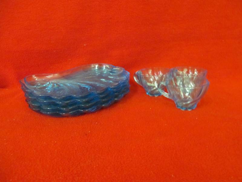 lot 134 image: 4 Blue snack tray set, 3 cups by Hazel Atlas Capri Seashell 1960s