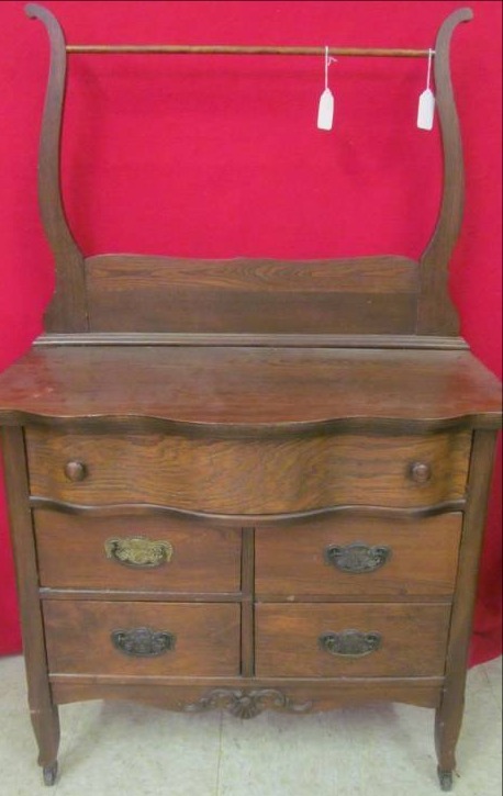 lot 164 image: Oak Wash stand with drying rack (Dovetail Drawers)