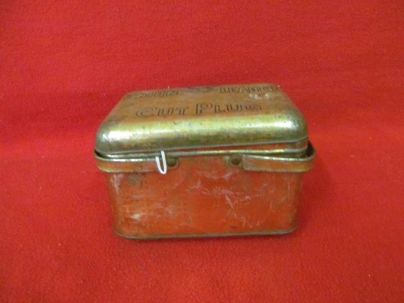 lot 171 image: Union Leader plug cut tin