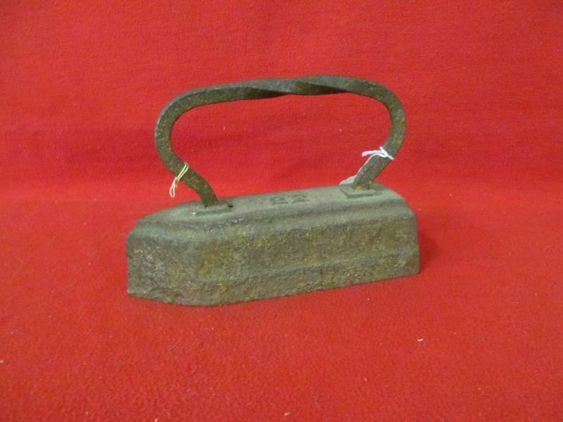 lot 178 image: Tailors pressing iron 22lbs, 1880s