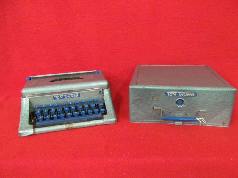 lot 188 image: Vintage Tom Thumb toy typewriter