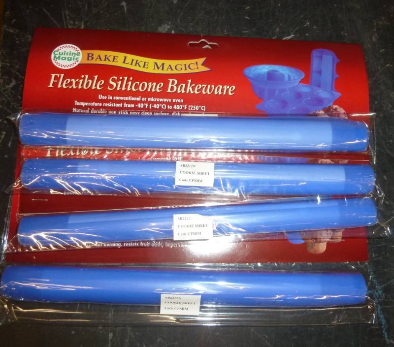 25 silicone baking sheets