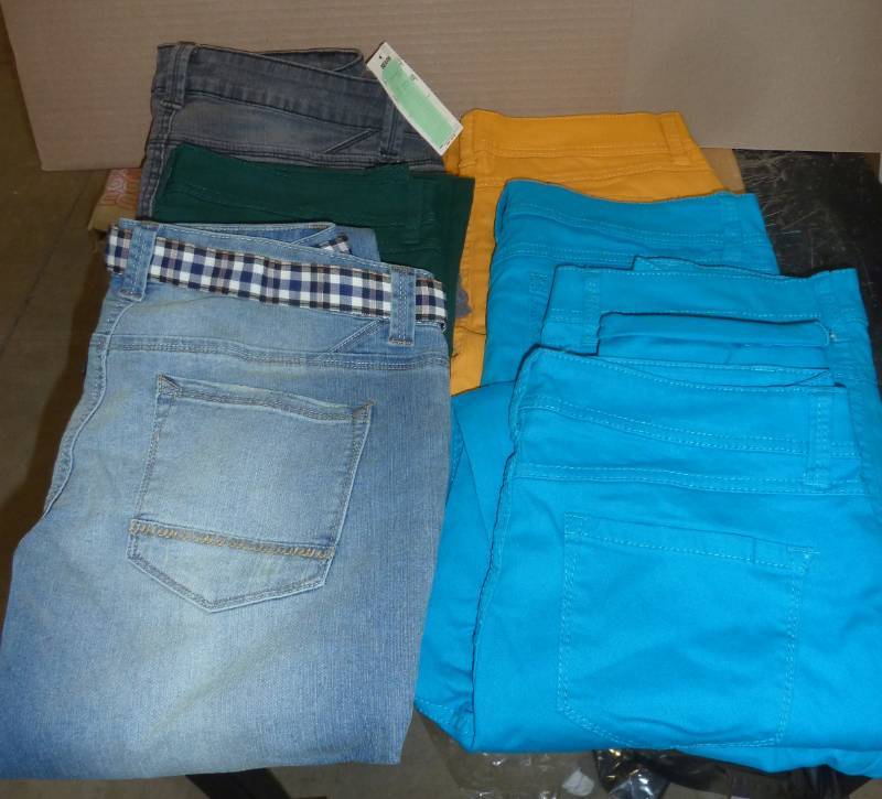 7 pair of new Bongo jeans for juniors - 2 size 11, 2 size 13, 2 size 9, one size 15