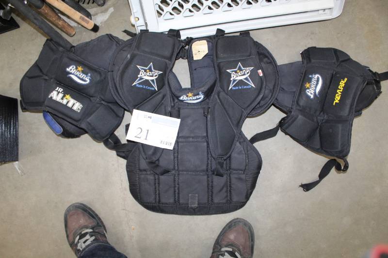 Bruins Jr. Alite Hockey Goalie Pad Set