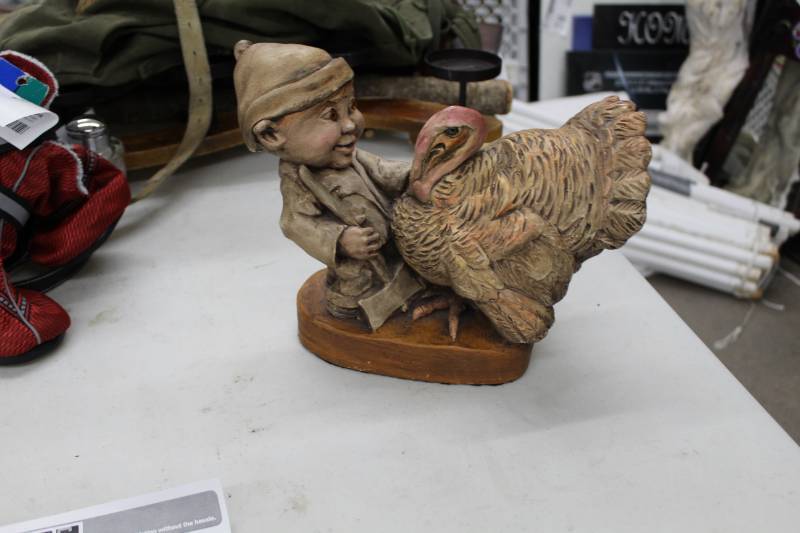 1974 Tuscany Studio Turkey Hunter Table Decor