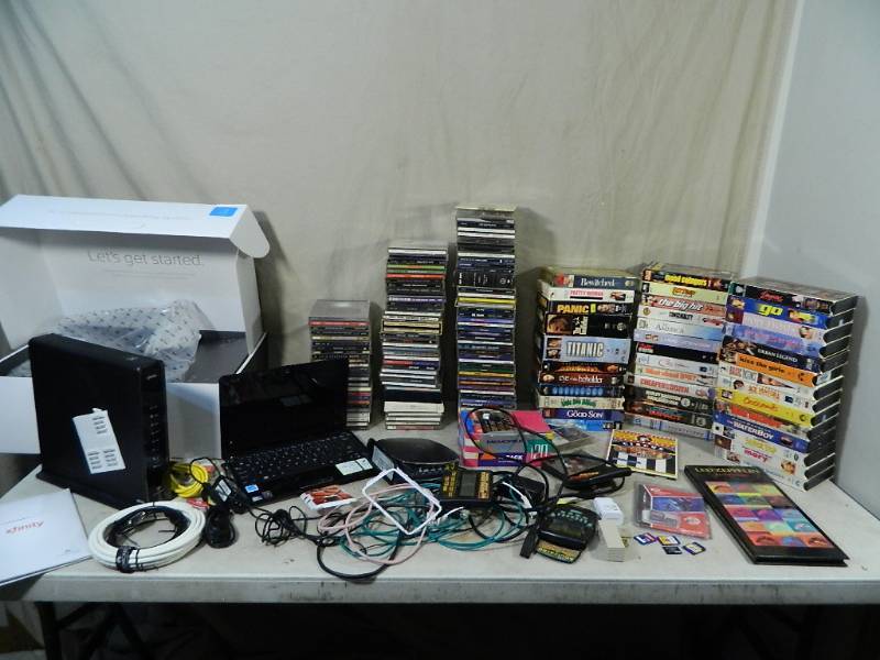 lot 145 image: CDs, Assorted, Electronics