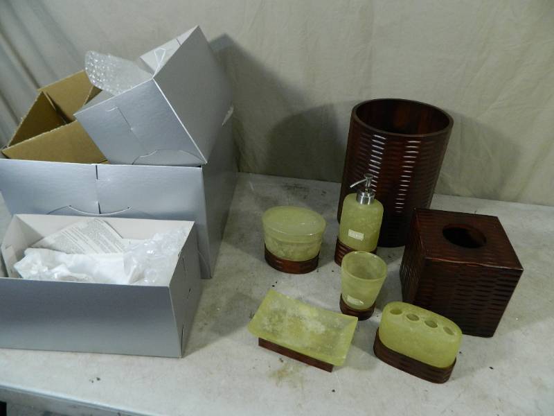 lot 146 image: New Bed Bath and Beyond Bathroom Set