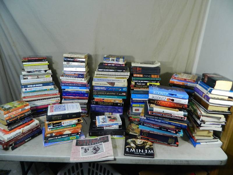 lot 154 image: Large Assortment of Books