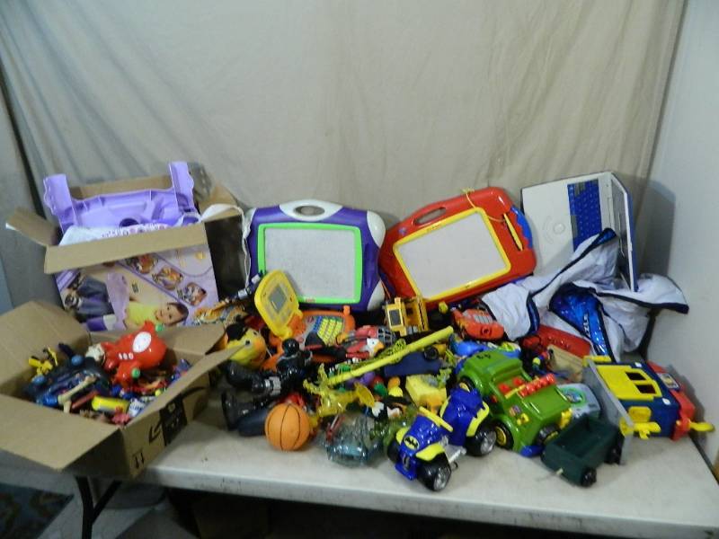 lot 158 image: Large lot of Toys