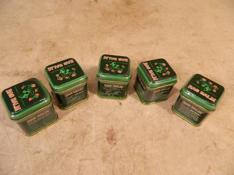 lot 26 image: 5 New Mini Bag Balms