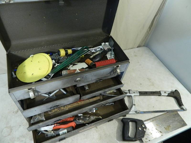 lot 71 image: Craftsman Toolbox with Tools