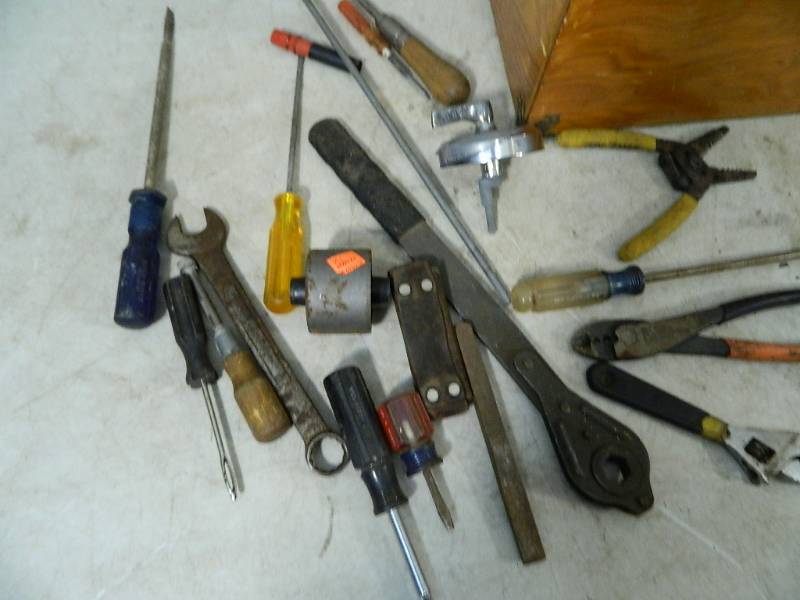 lot 77 image: Wood Toolbox with Vintage and Modern Tools
