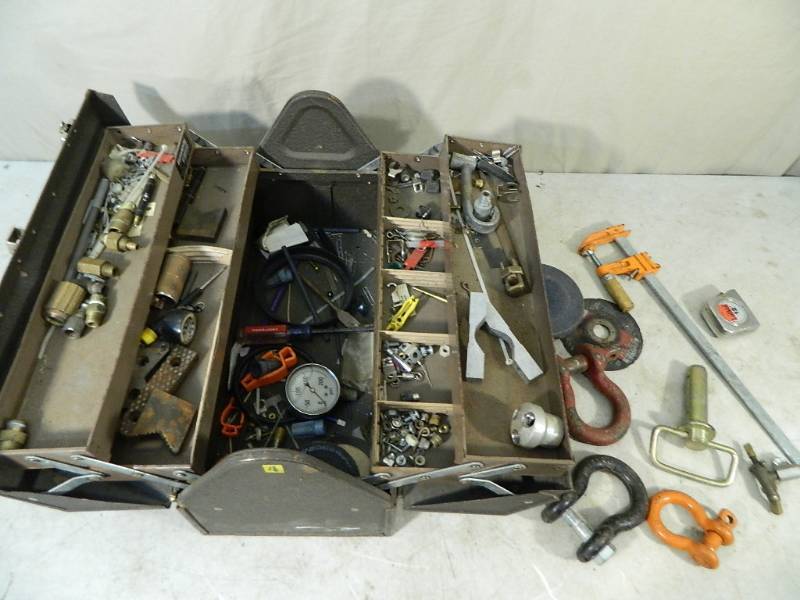 lot 78 image: Kennedy Toolbox with Tools