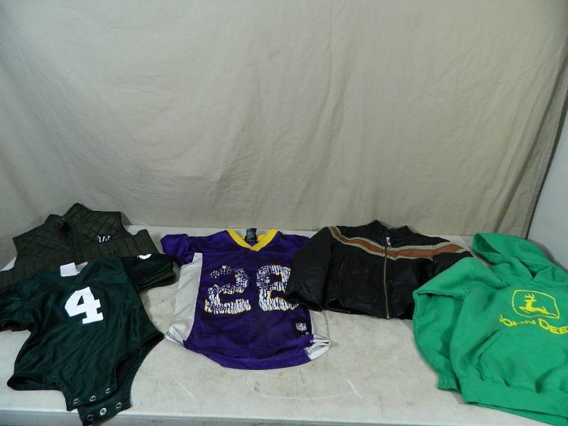 lot 84 image: BoyKids Clothing