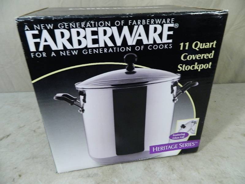 lot 111 image: New 11 Quart Stockpot
