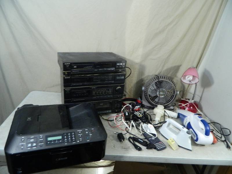 lot 119 image: Assorted Electronics