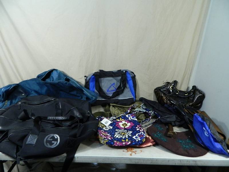 lot 139 image: New Vera Bradley Purse and More