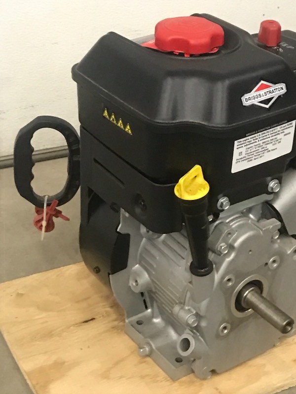 Briggs & Stratton 900-Series Gas Engine | Dayton Generator, Honda