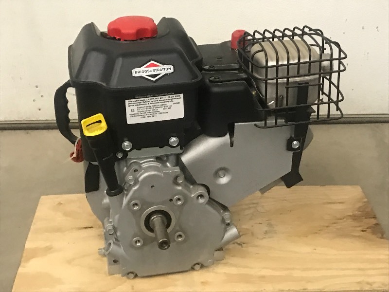 Briggs & Stratton 900-series Gas Engine 