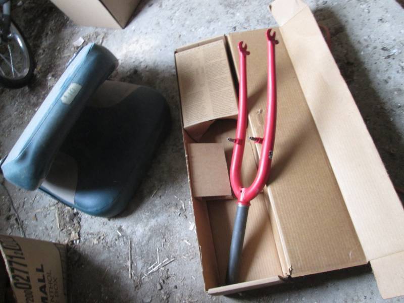 lot 9 image: Boat seat and future shock suspensi...