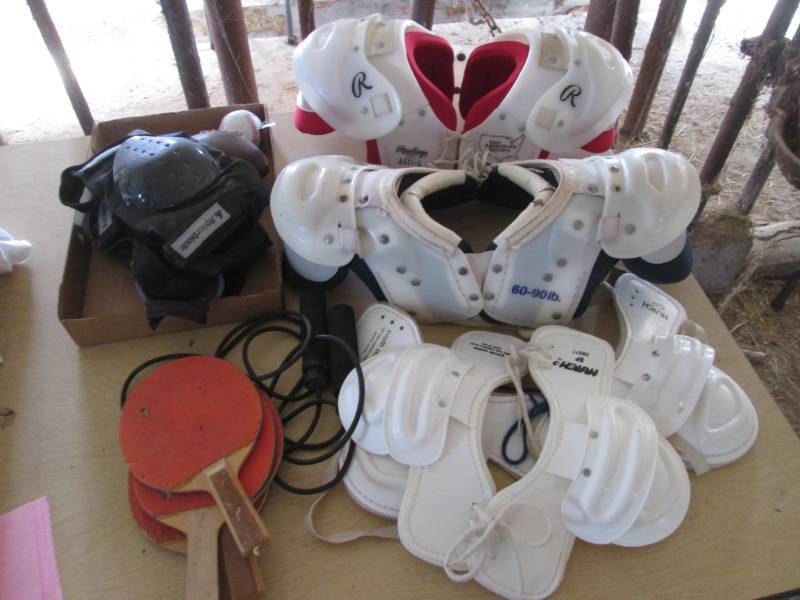 lot 32 image: Lot of sports equipment ...