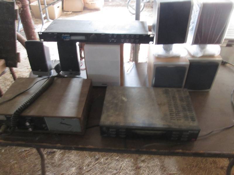 lot 35 image: Lot of electronics- alesis d4 16 bi...