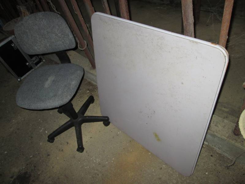 lot 48 image: card table and office chair...