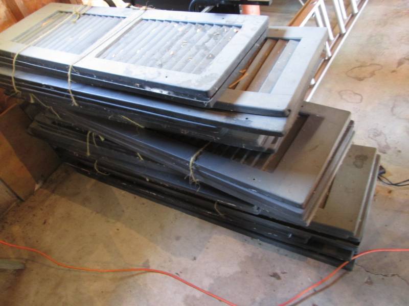lot 66 image: Lot of assorted size green shutters...