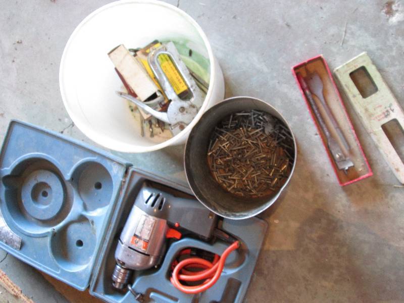 lot 82 image: Lot of tools...