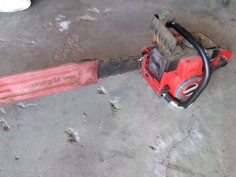 lot 85 image: Jonsreds 52E chainsaw, need work, h...
