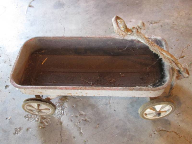 lot 90 image: Vintage wagon...